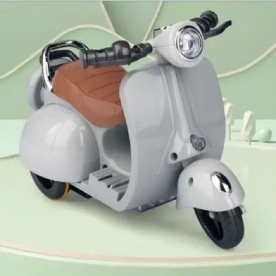 Labubu Vespa 