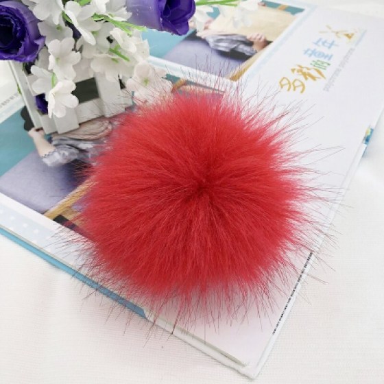 Pomponi krzneni crveni 12cm