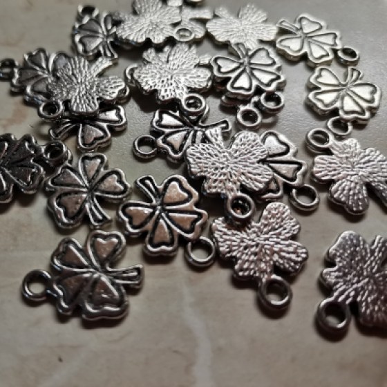 Privjesci metalni djetelina